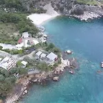 Konukevi Gorgona 3*