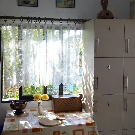Gorgona Konukevi Alikí