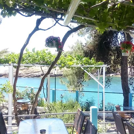 Gorgona Affittacamere Alikí